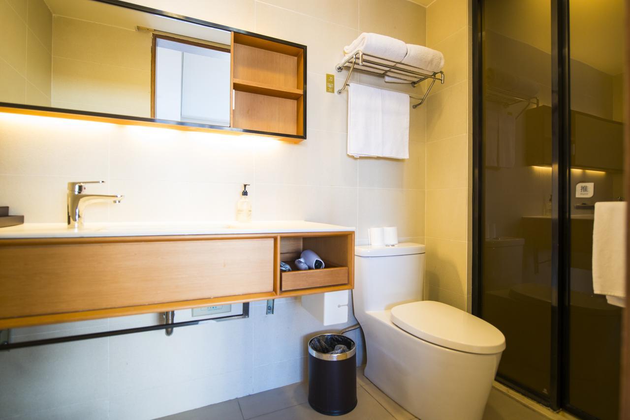 Ji Hotel Guangzhou Tianhe East Railway Station Bagian luar foto