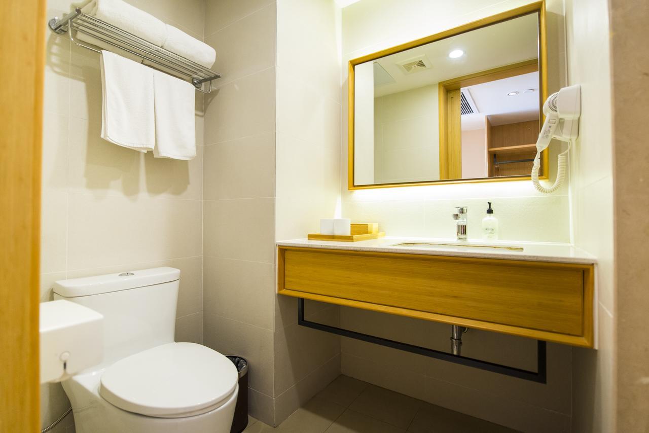 Ji Hotel Guangzhou Tianhe East Railway Station Bagian luar foto